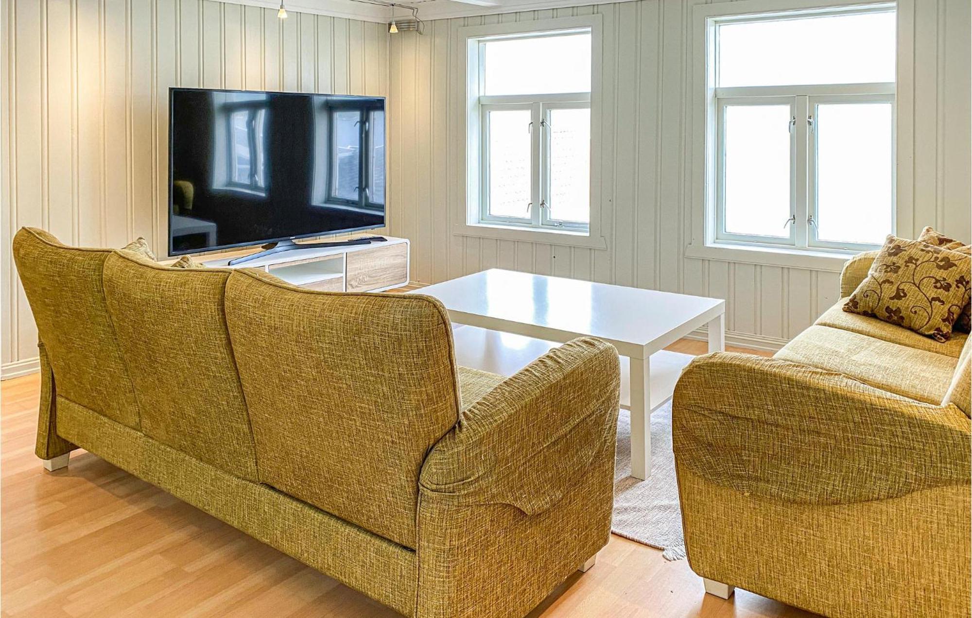 Awesome Home In Kristiansund With House Sea View Екстериор снимка